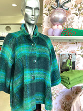 Carica l'immagine nel visualizzatore di Gallery, Cappottino corto