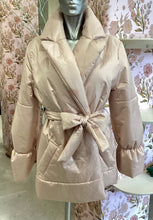 Carica l'immagine nel visualizzatore di Gallery, Giubbotto