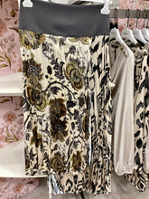 Carica l'immagine nel visualizzatore di Gallery, Gonna plissettata