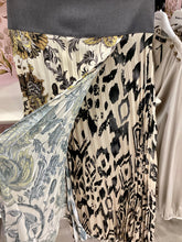 Carica l'immagine nel visualizzatore di Gallery, Blusa