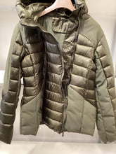 Carica l'immagine nel visualizzatore di Gallery, Giubbotto