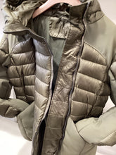 Carica l'immagine nel visualizzatore di Gallery, Giubbotto