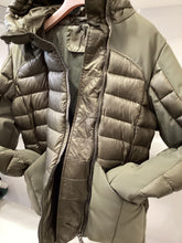 Carica l'immagine nel visualizzatore di Gallery, Giubbotto