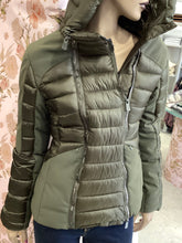 Carica l'immagine nel visualizzatore di Gallery, Giubbotto