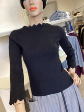 Carica l'immagine nel visualizzatore di Gallery, Maglie