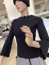 Carica l'immagine nel visualizzatore di Gallery, Maglie