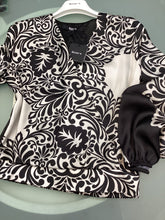 Carica l'immagine nel visualizzatore di Gallery, Blusa