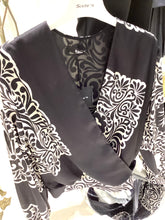 Carica l'immagine nel visualizzatore di Gallery, Blusa