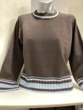 Carica l'immagine nel visualizzatore di Gallery, Maglia Moda
