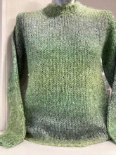 Carica l'immagine nel visualizzatore di Gallery, Maglione morbidoso soffice
