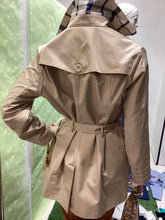 Carica l&#39;immagine nel visualizzatore di Gallery, Trench donna
