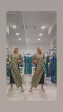 Carica e avvia il video nel visualizzatore di galleria, Blusa e pantalone
