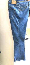 Carica l&#39;immagine nel visualizzatore di Gallery, Pantalone Jeans sfrangiato
